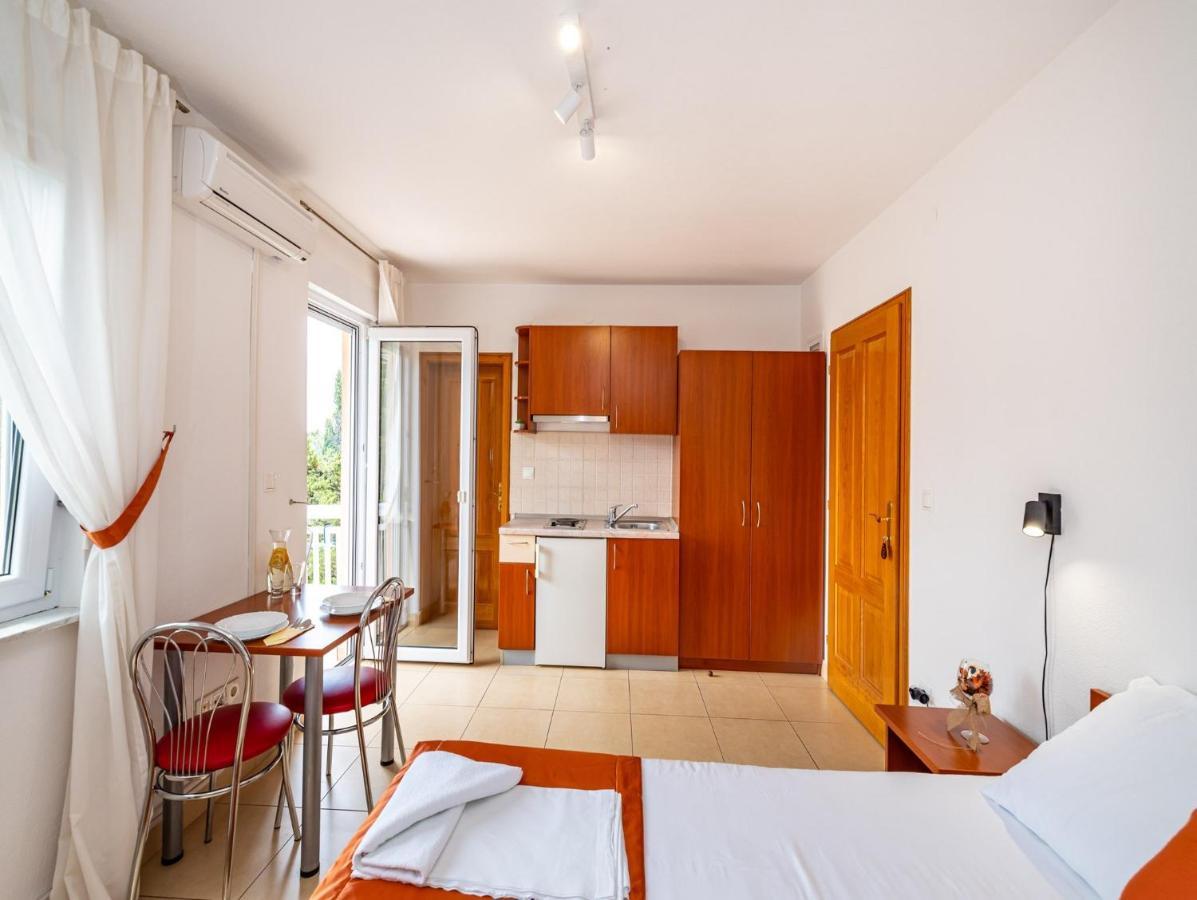 Apartments Prkacin Starigrad Paklenica Esterno foto