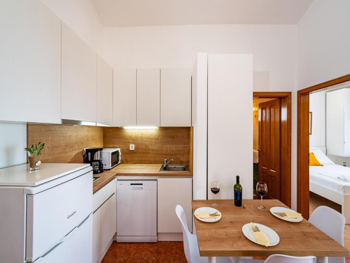 Apartments Prkacin Starigrad Paklenica Esterno foto