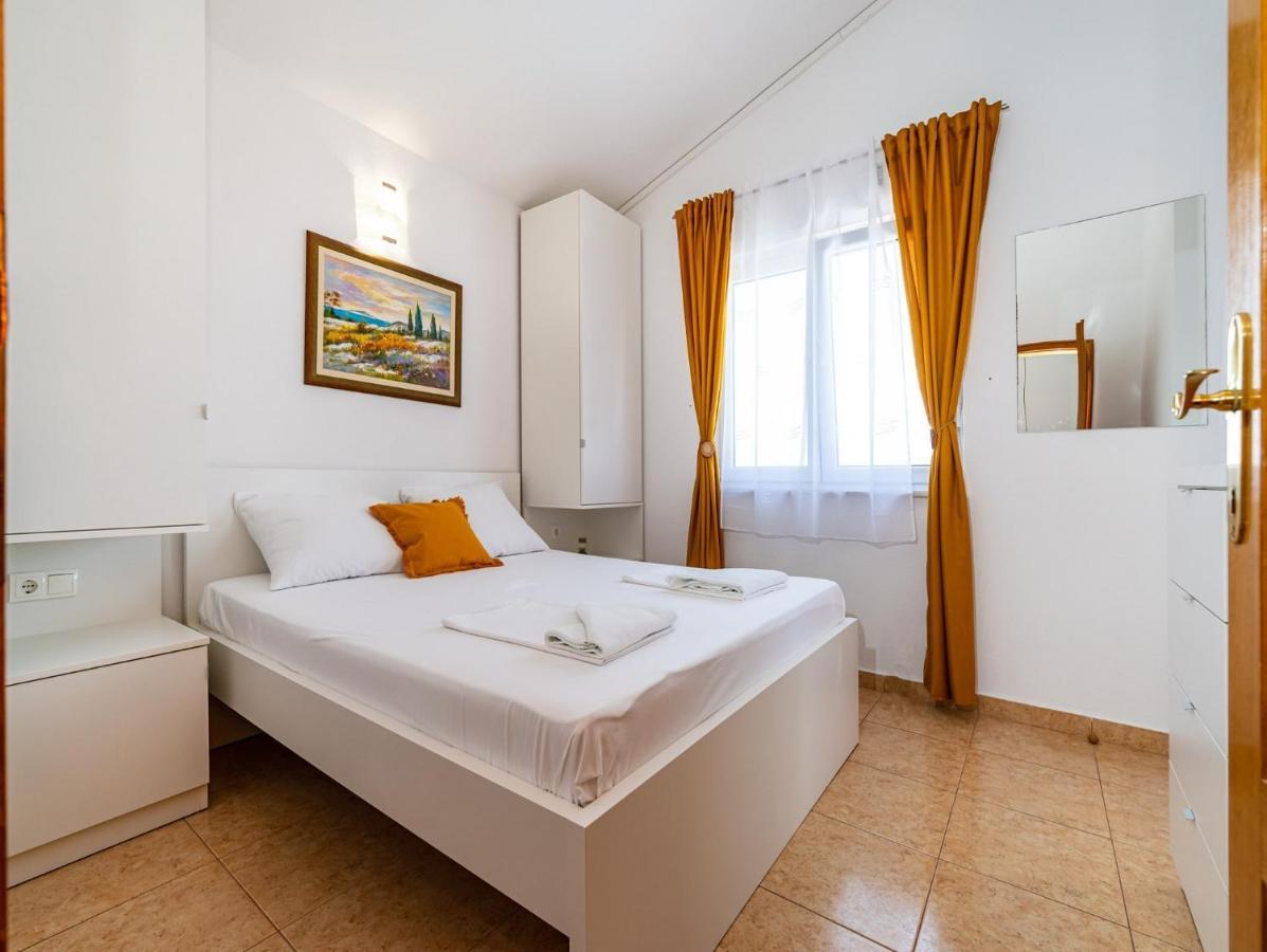 Apartments Prkacin Starigrad Paklenica Esterno foto