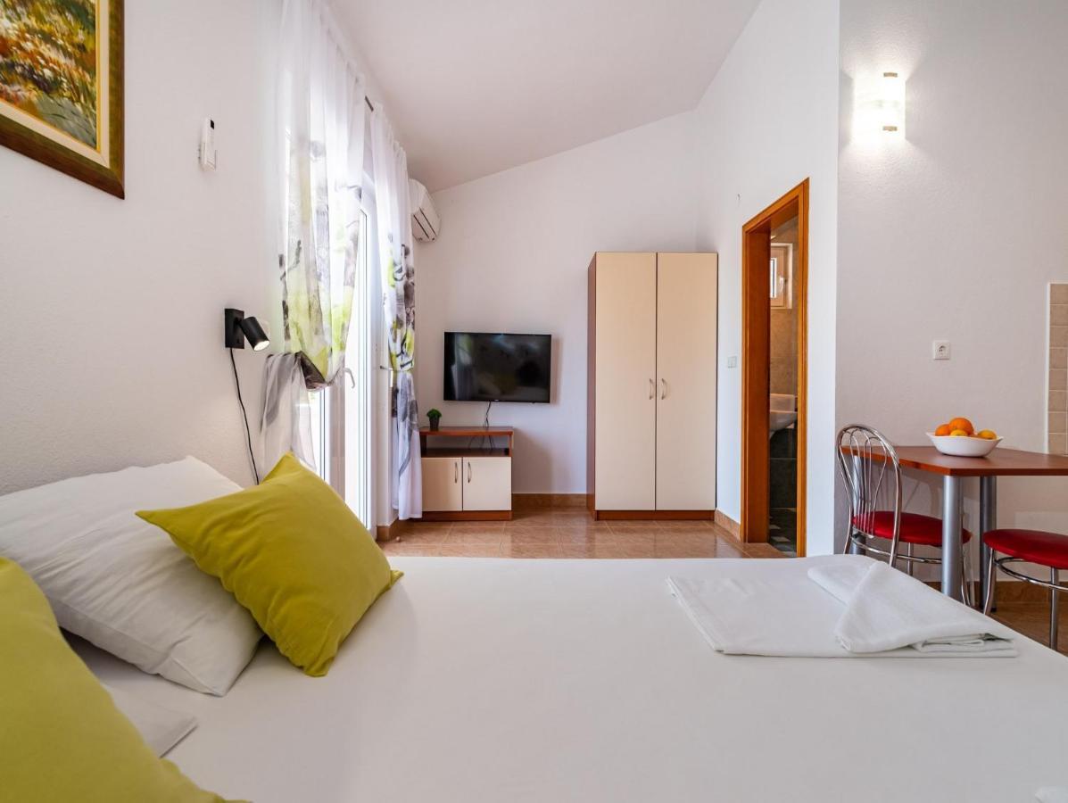 Apartments Prkacin Starigrad Paklenica Esterno foto