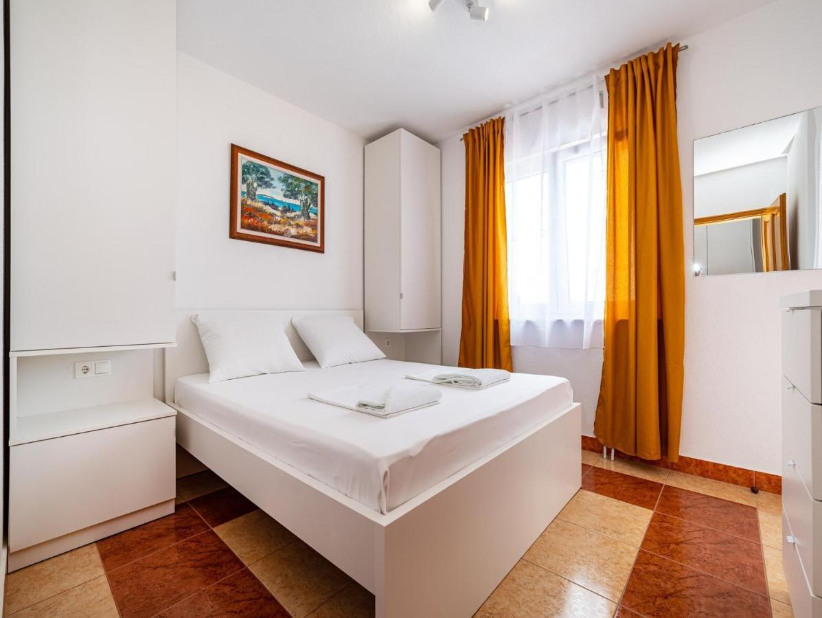 Apartments Prkacin Starigrad Paklenica Esterno foto