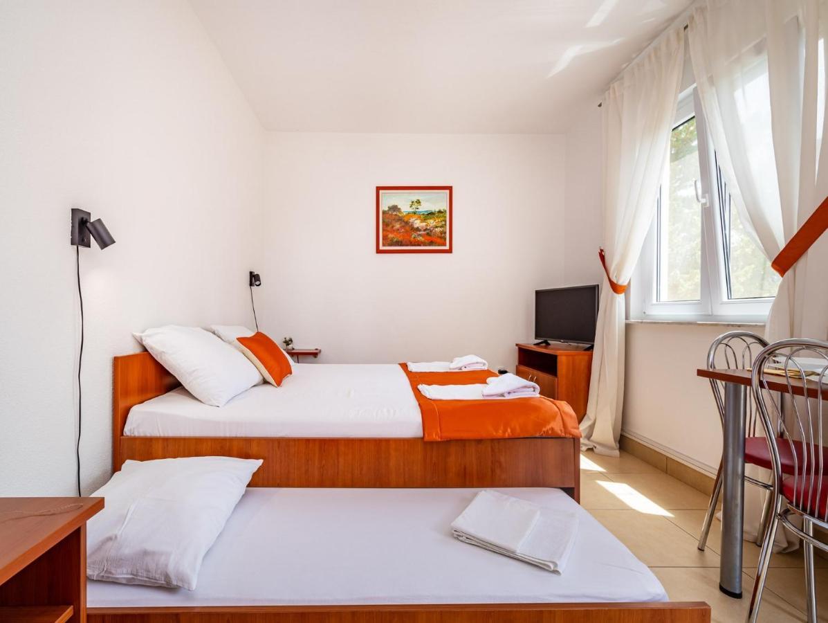 Apartments Prkacin Starigrad Paklenica Esterno foto